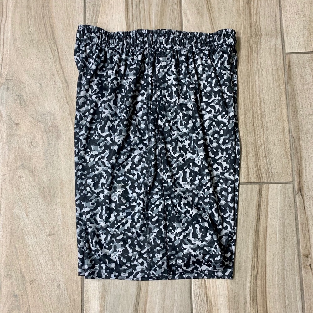 Nike Dri-fit men’s sports shorts with draw string
